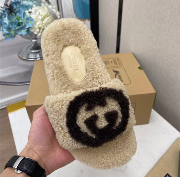 Gg Eileen logo print shearling slides