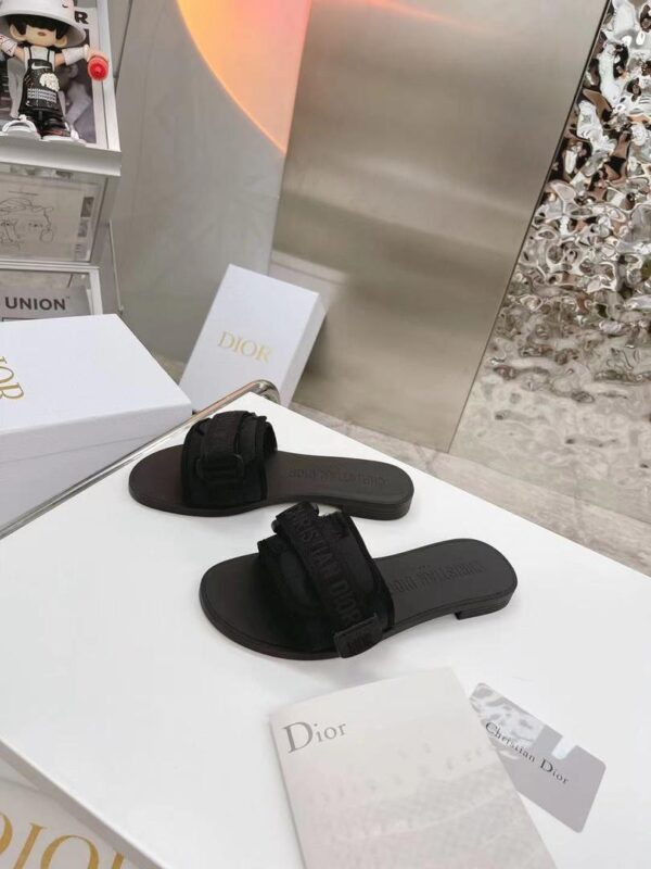 CD Evolution Slides Black Super A