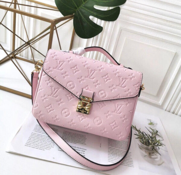 LV Pochette Métis Bag
