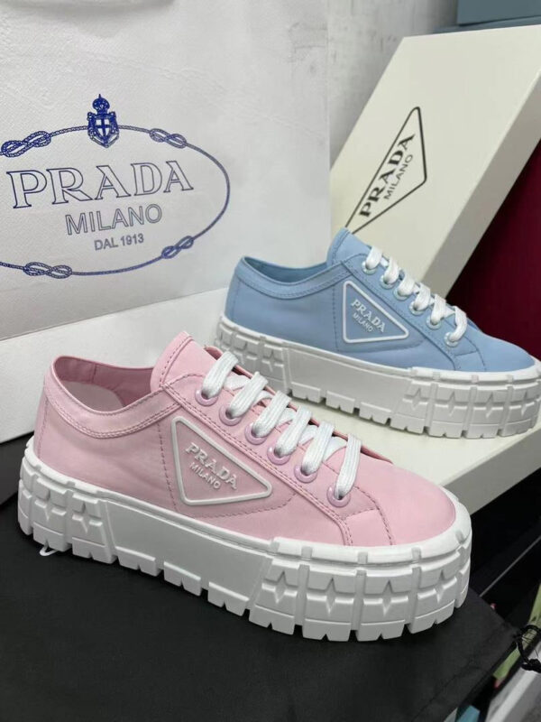 Wheel Canvas Platform Sneakers