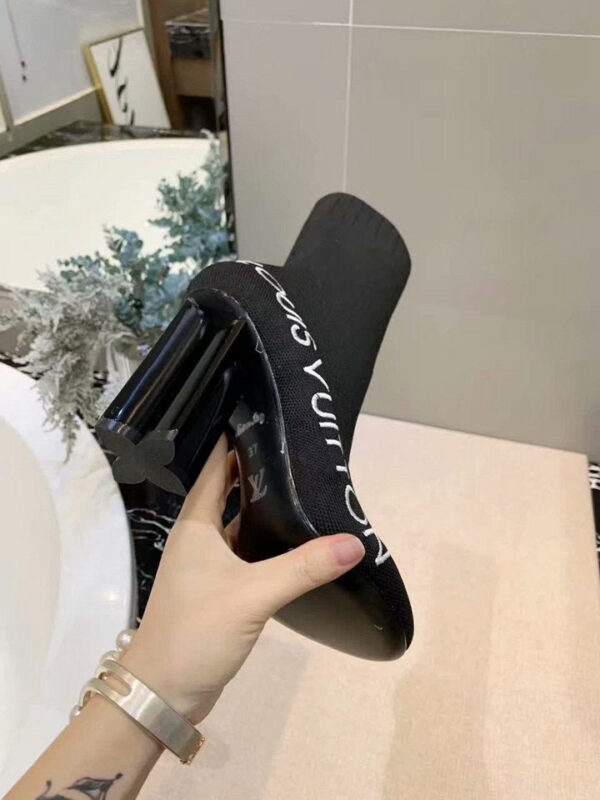 Silhouette Ankle Boots