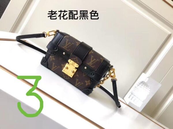 Runway Miniature Essential Trunk Bag