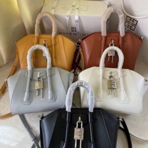 Gvnchy Antigona Lock Bag