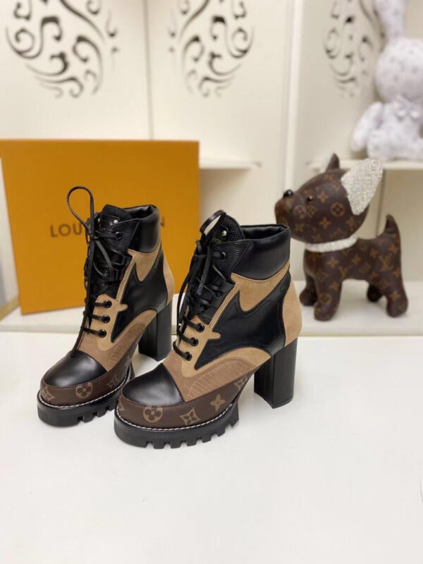 Laureate Boots
