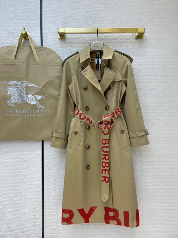 BRBRY Trench Coat Super A