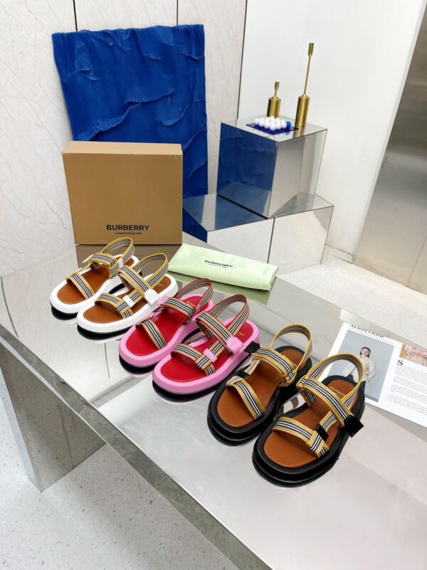BRBRY icon stripe sandals