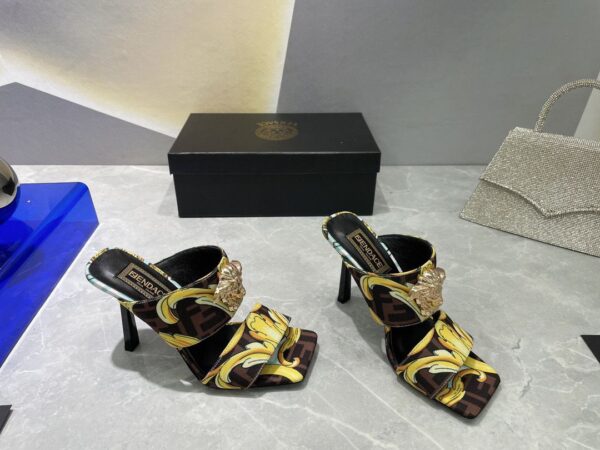 Vrsce gold baroque mules super A