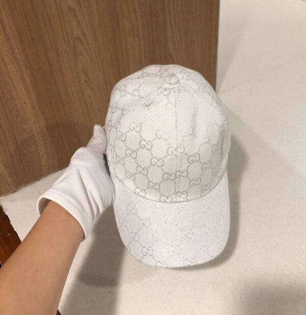 Gg white baseball cap