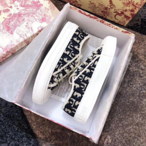 CD Sneakers