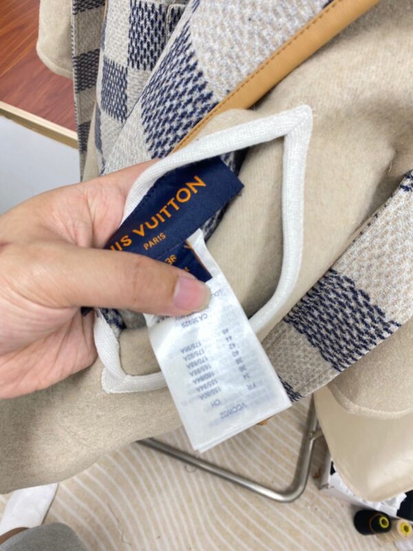 LV Hooded Wrap Coat Super A - Image 5