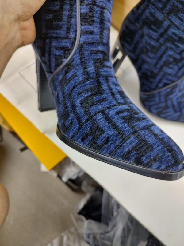 CUT High-heeled FF chenille boots Super A - Image 4