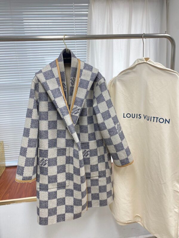LV Hooded Wrap Coat Super A - Image 3