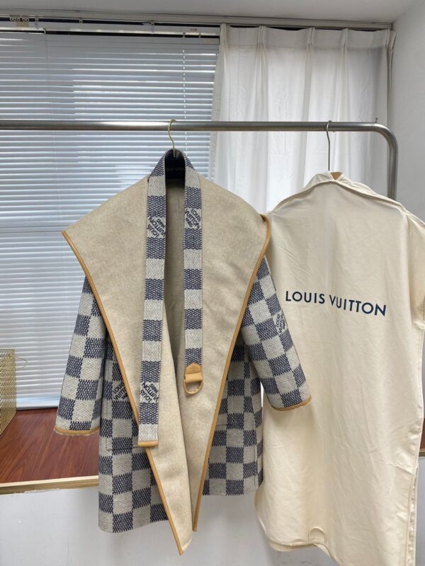 LV Hooded Wrap Coat Super A - Image 6