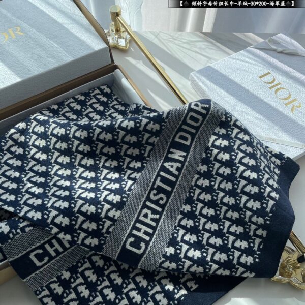 CD oblique Scarf