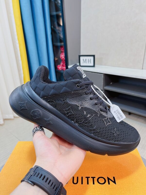 LV Show up sneakers - Image 4