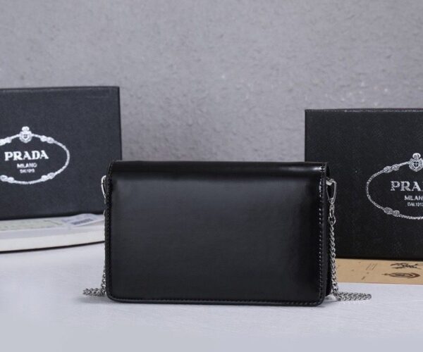 Prda brushed leather shoulder bag - Image 4
