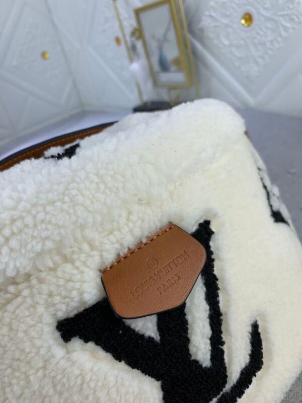 LV Sherpa Bumbag - Image 2