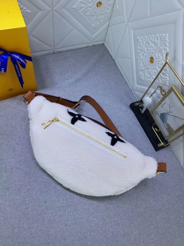 LV Sherpa Bumbag - Image 5