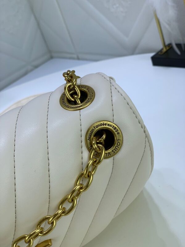 LV New Wave Bag Regular - Image 11