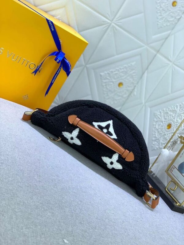 LV Sherpa Bumbag - Image 3
