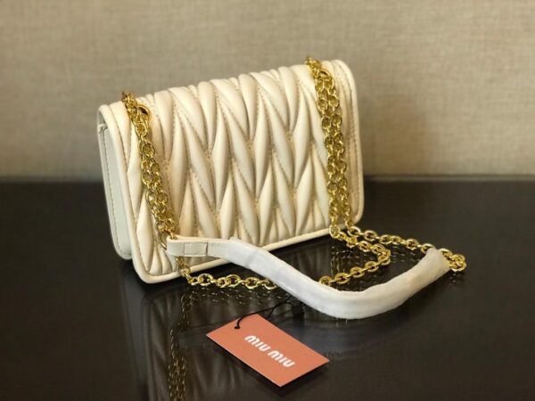 Miu Matelassé nappa bag - Image 6
