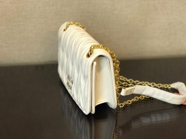 Miu Matelassé nappa bag - Image 7