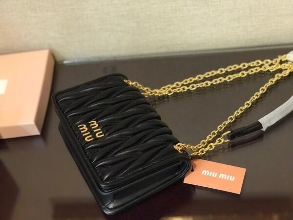 Miu Matelassé nappa bag - Image 13