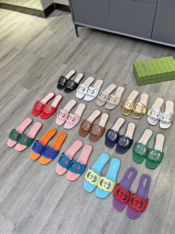 GG Interlocking G Cut Out Slide Sandals