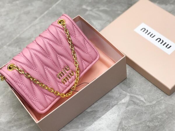 Miu Matelassé nappa bag