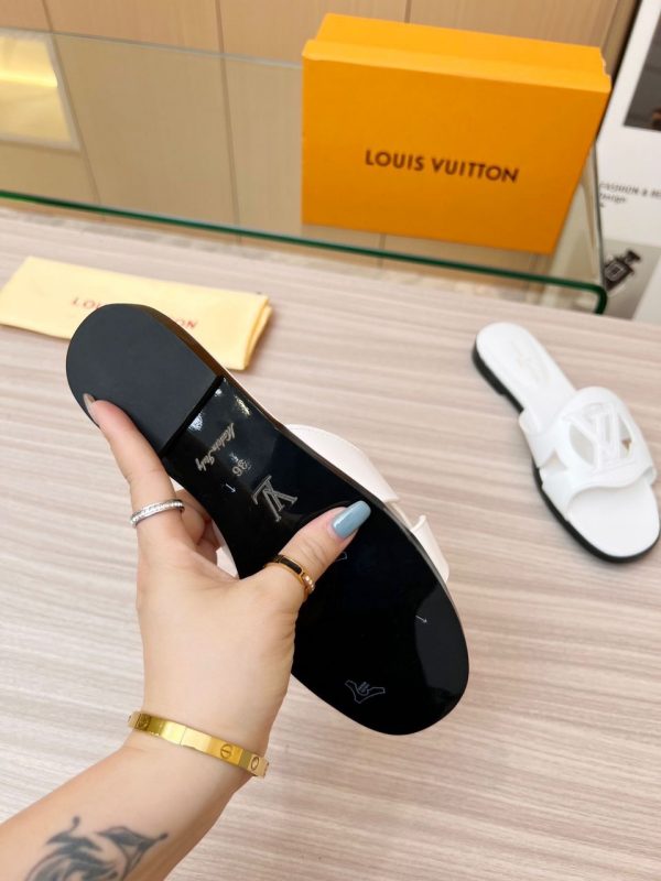 LV Isola Flat Mules Super A - Image 5