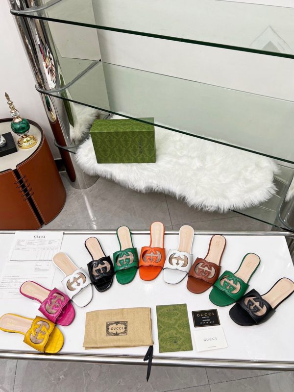 GG Interlocking G Cut Out Slide Sandals