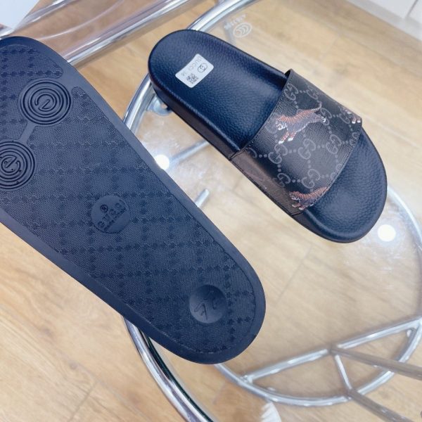 Mens GG Supreme tiger slide sandals - Image 4