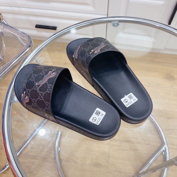 Mens GG Supreme tiger slide sandals - Image 2