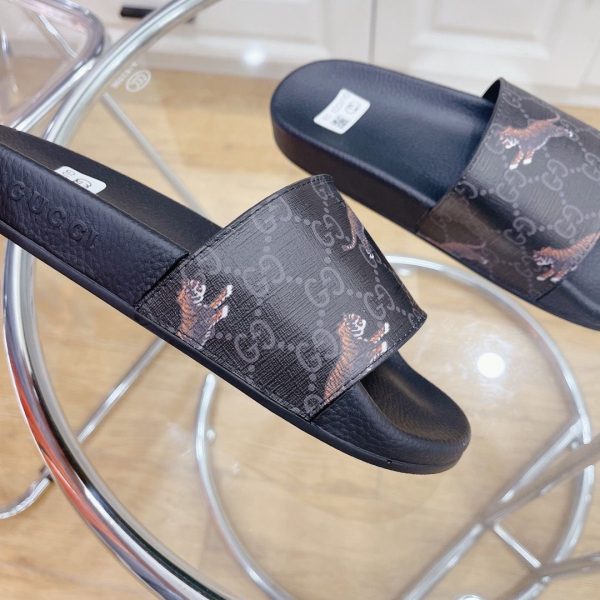 Mens GG Supreme tiger slide sandals - Image 3