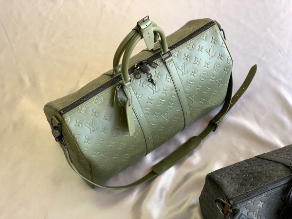 LV Duffle Bag Super A - Image 3