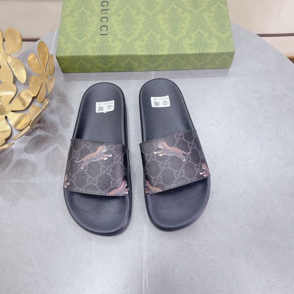 Mens GG Supreme tiger slide sandals - Image 7