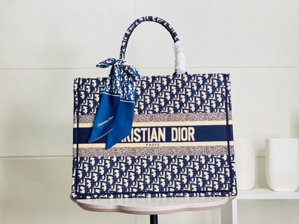 CD Book Tote Super A