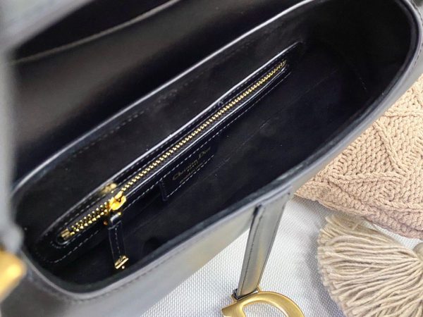 CD Black Saddle Bag Super A - Image 3