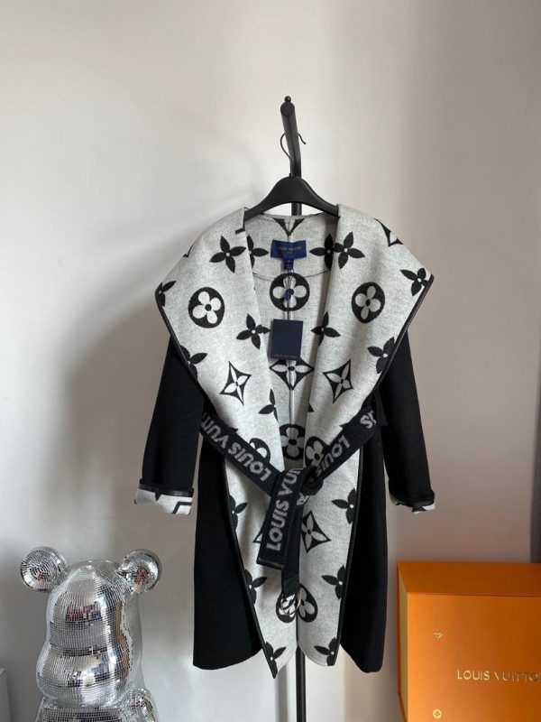 LV Belted Double Face Coat Super A - Image 5