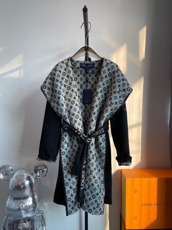 LV Belted Double Face Coat Super A - Image 17