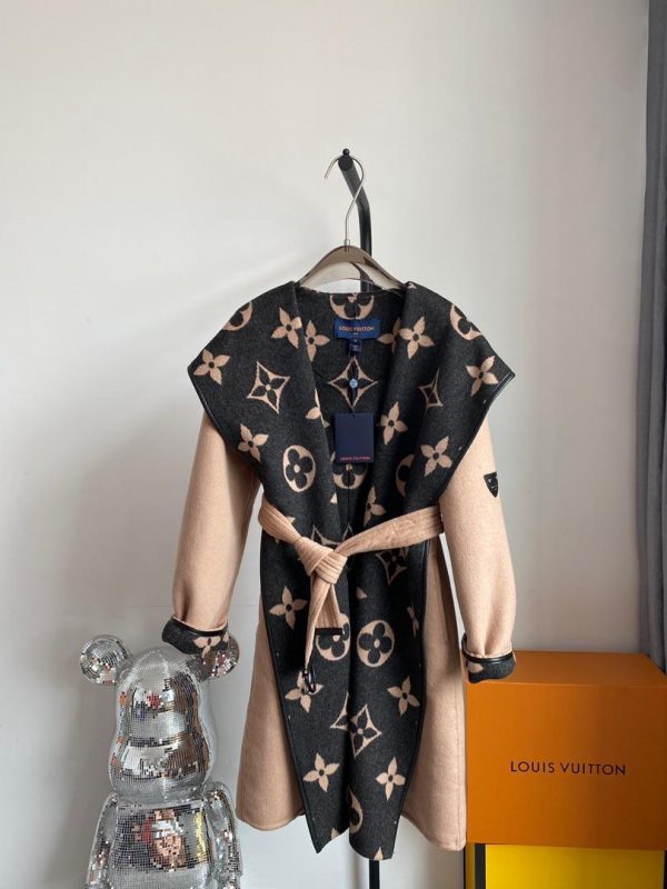 LV Belted Double Face Coat Super A - Image 35