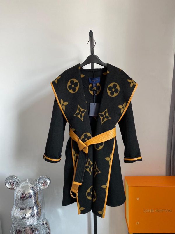 LV Belted Double Face Coat Super A - Image 4