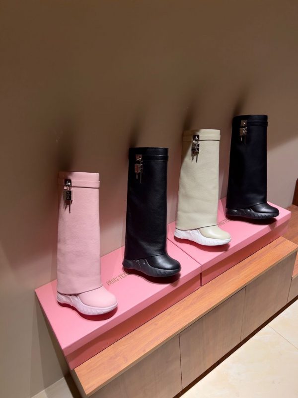 Givench Shark Lock Biker Boots Regular