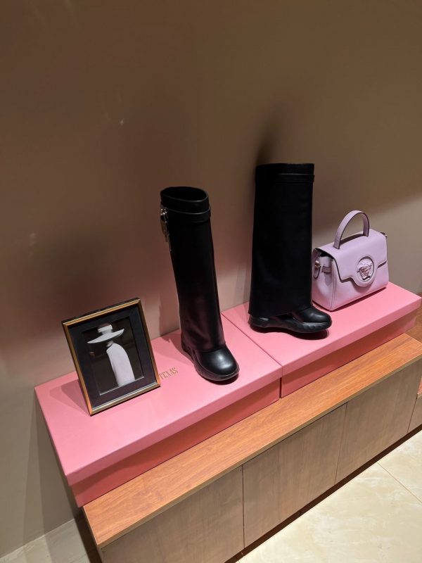 Givench Shark Lock Biker Boots Regular - Image 6