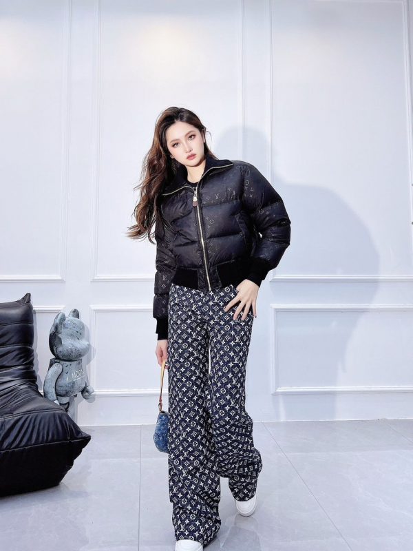 LV Cropped Monogram Puffer Jacket Super A - Image 5