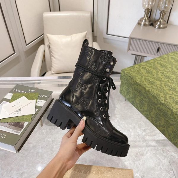 WOMEN'S GG MATELASSÉ LACE-UP BOOT - Image 11