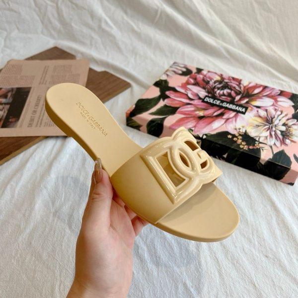 D&G slides - Image 8