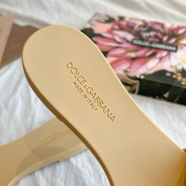D&G slides - Image 5