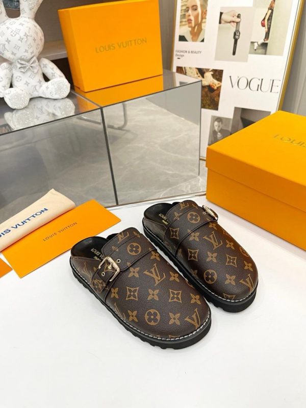 LV Cosy Flat Comfort Clogs - Image 5