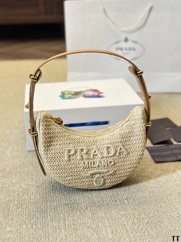 PRDA wicker and leather argué bag - Image 2